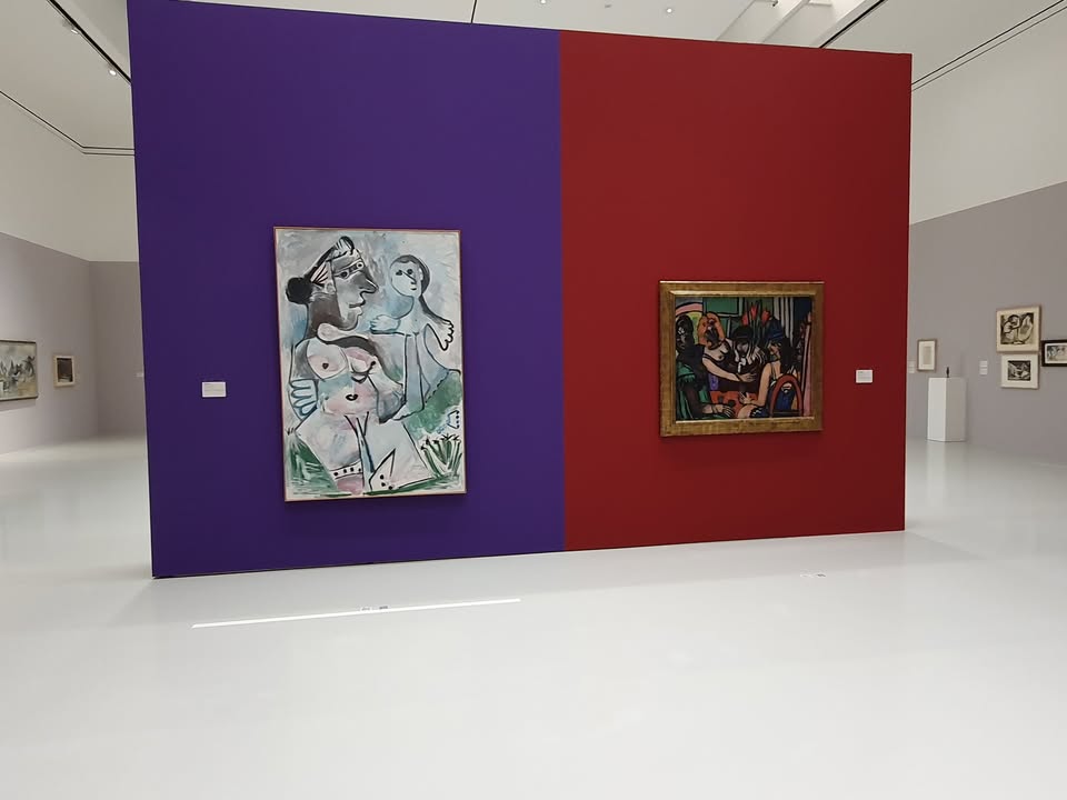 Bild: (l.) Pablo Picasso, Venus et l‘Amour, 1967, Öl auf Leinwand, Kunstmuseum Basel, 1967, Geschenk des Künstlers an die Stadt Basel 
Bild (r.): Max Beckmann, Der verlorene Sohn, 1949, Öl auf Leinwand, Kunstbesitz der Landeshauptstadt Hannover, Schenkung der Volkswagenwerk GmbH, Wolfsburg 1956