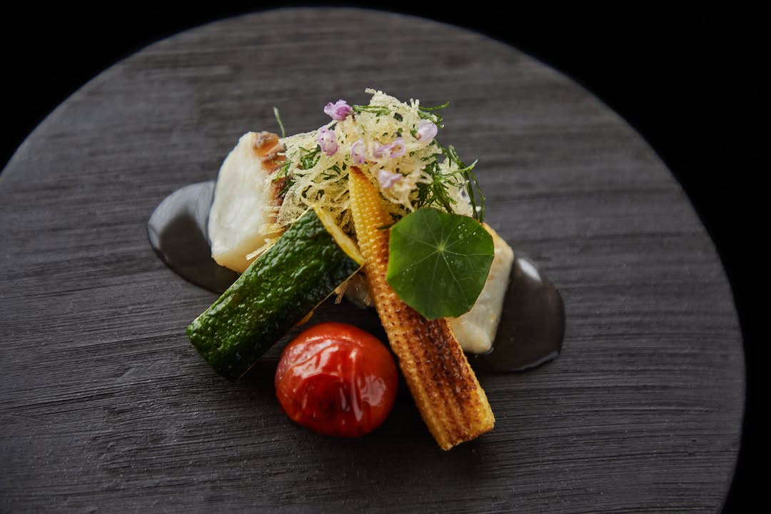 ROKA-Hotel, Naoshima, Restaurant mit lokalen Spezialitäten, inkl. vegetarisch/veganer Küche. Foto: © ROKA NAOSHIMA