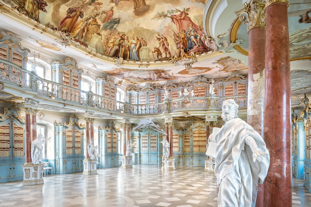 Prachtvoller, barocker Bibliothekssaal im Kloster Schussenried. Foto: ssg/Günther Bayerl