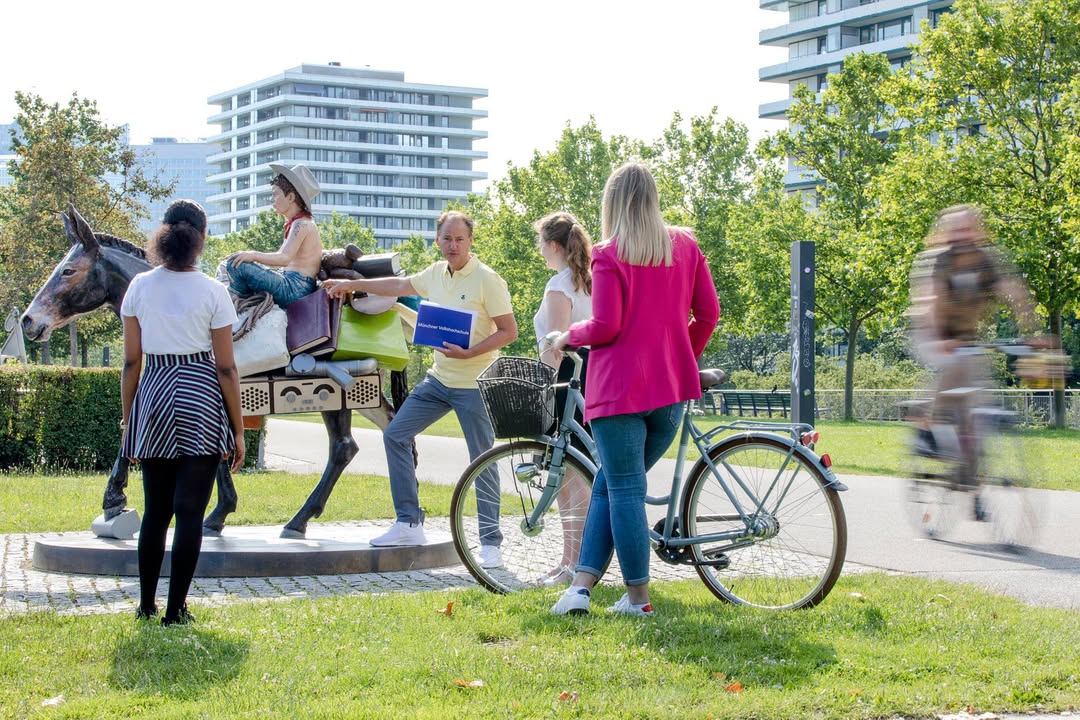 Führungen im Freien. Foto: MVHS/ Loredana LaRocca