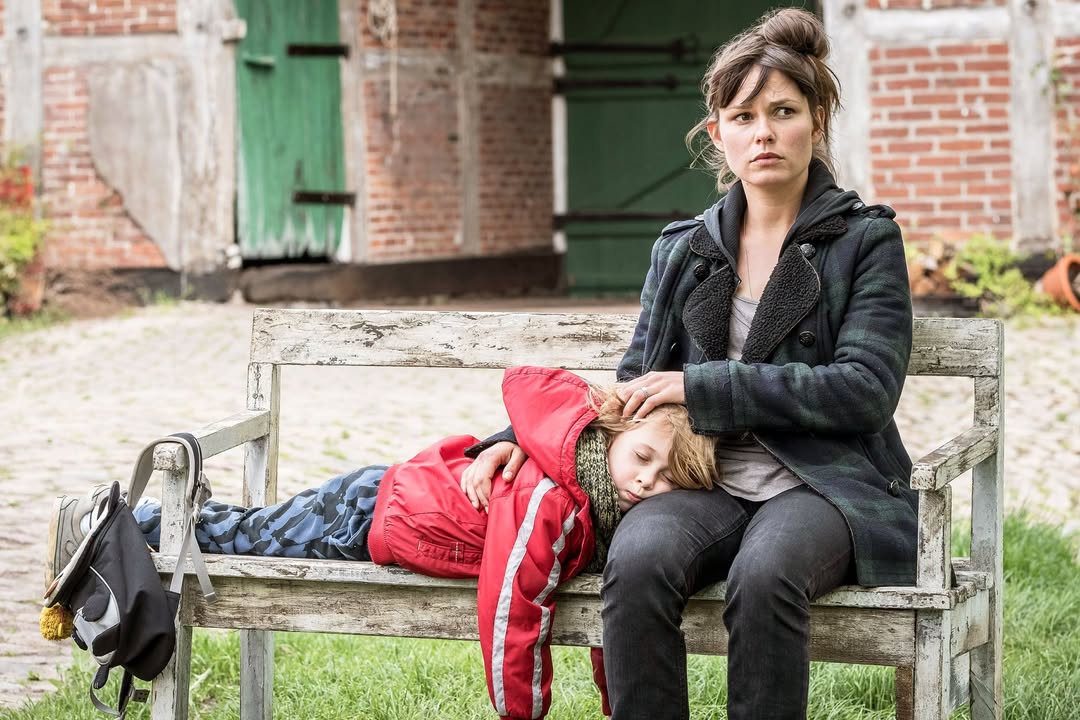 „AltesLand“ Marian Dilger als Leon, Svenja Liesau als Anne von Kamcke