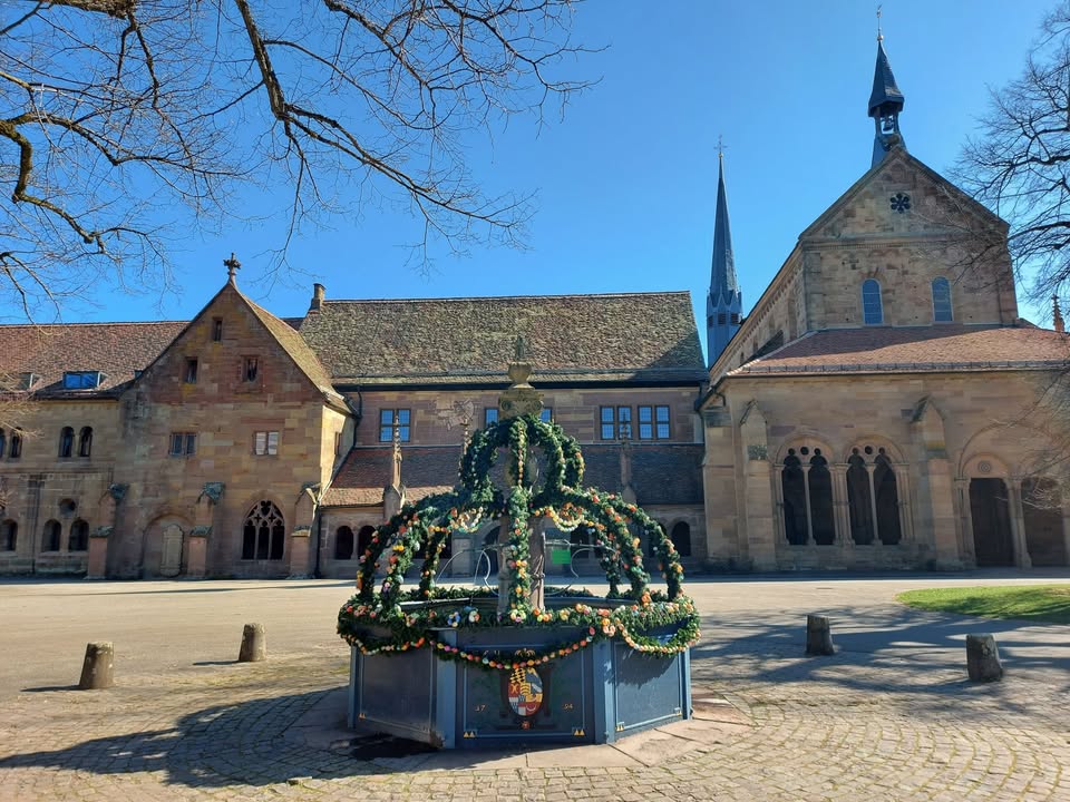 Klosterhof Maulbronn, Osterbrunnen 2021. Foto: © ssg/Alexandra Müller