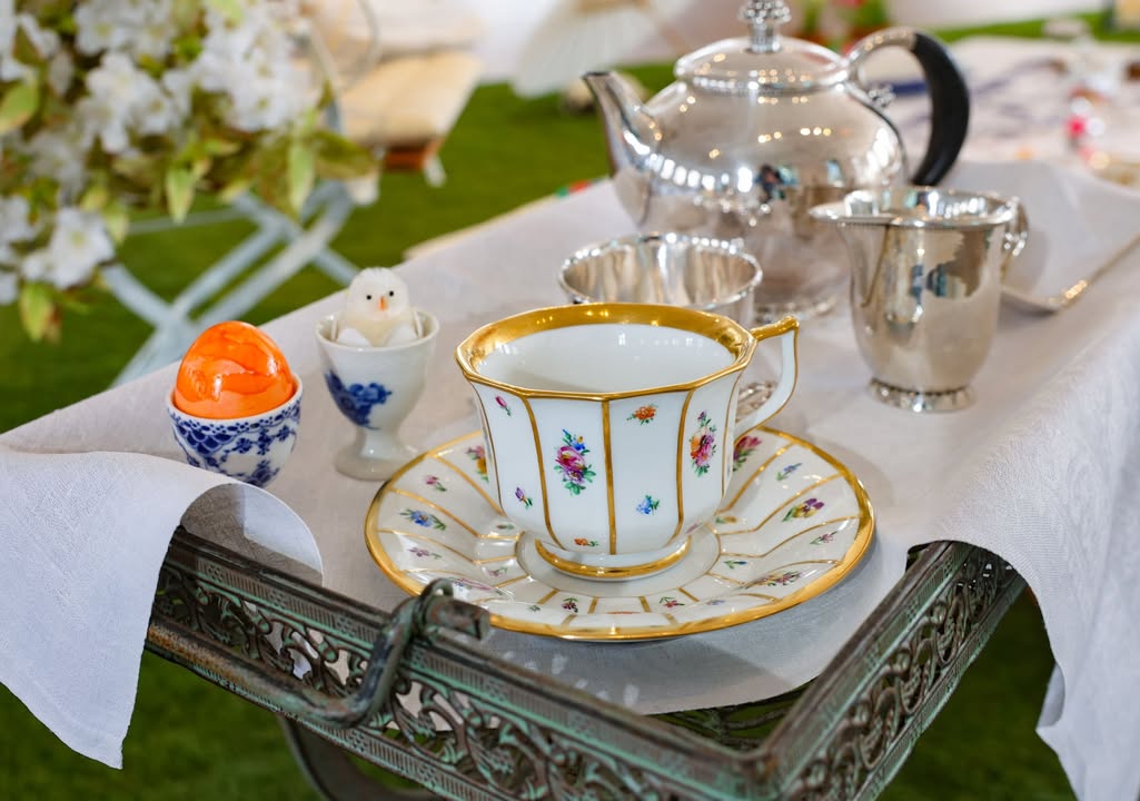 Kaffeetasse und Unterschale aus dem Service "Henriette", Entwurf von
Gustav Friedrich von Hentsch, Silber von Georg Jensen (1866–1935),
©Hetjens/ Melanie Zanin