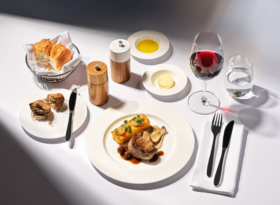 Kempinski Palace Engelberg: SWISS Kalbsfilet aus dem Engelberger Tal, Kernser Pilze, Perlzwiebeln und Kartoffelrösti